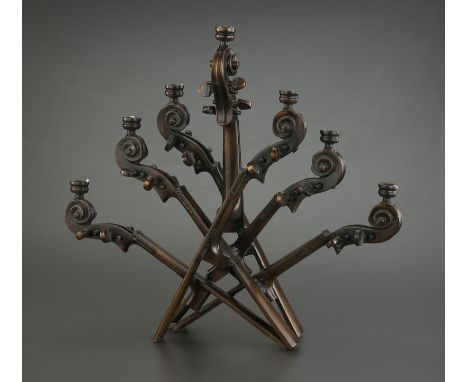 Arman (1928-2005), Menorah, chandelier formé par une accumulation de manches de violon, bronze à patine brune, signé, numérot