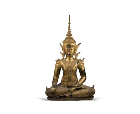 Grand Bouddha en bronze doré de style Rattanakosin, Thailande, XIXe s., assis en bhumisparsamudra, vêtu d'un pa kao mah ,(pag