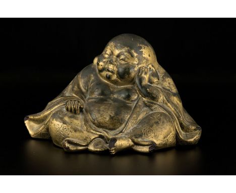 Hotei san en céramique à patine imitant le bronze, Japon, fin époque Meiji ou Taishô, avec relief de shunga (scène érotique) 