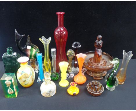 A MURANO GLASS FISH32cm high, an Art Deco smoky glass centrepiece, and other 20th century glass