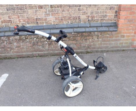 A MOTOCADDY S1 ELECTRIC GOLF BUGGYwith charger (untested)