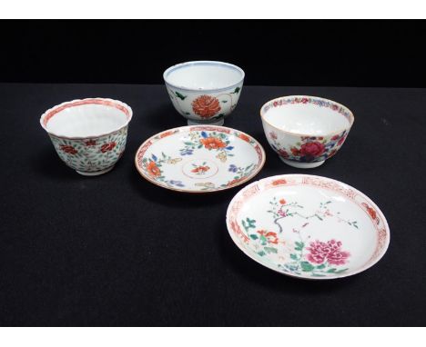 THREE CHINESE TEABOWLS AND TWO SAUCERS (5)19th and 20th century