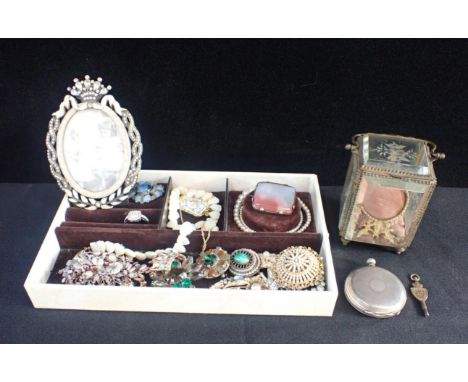 A 19th CENTURY PALAIS ROYAL STYLE GLASS CASKETfor displaying a miniature portrait or locket, gilt metal mounted, a silver poc