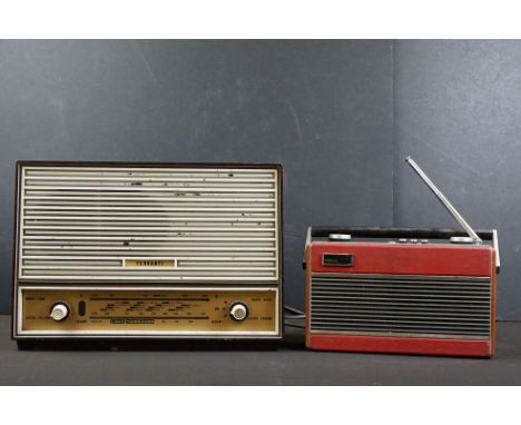 Mid 20th Century Ferranti Type U1032 Bakelite valve radio, 36cm wide, together with a Roberts R23 portable radio with red fau