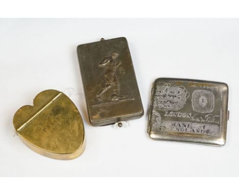 A small group of collectables to include a cigarette case, snuff box and a pocket folding brush. 