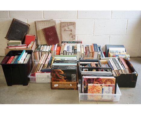 Books - Extensive collection of books to include a large quantity of antiques &amp; collectables reference books, auction cat