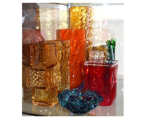 Quantity of 20th Century and later coloured and other art glass to include reproduction 'Drunken Bricklayer', 38cm high and s
