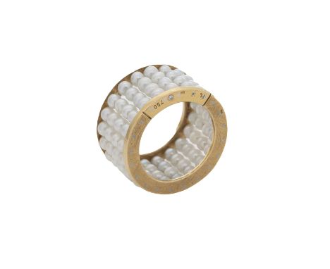 Vierreihiger Statement Ring aus Perlen 18 K Gelbgold, gestempelt. Die Perlen sind an Platinstäben befestigt. Dieser Statement