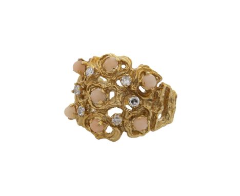 Ring mit Diamanten und Angelokorallen wunderschöne Juweliersarbeit, wohl Italien, Gold, und. punz.,, 11,2 g, Größe 53/ 54