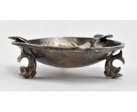 A vintage 20th century silver 916 marked ashtray. The ashtray circular with hammered effect, featuring three cigarette rests.