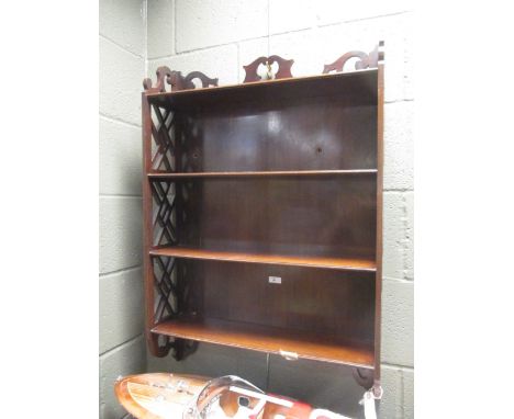 A mahogany hanging shelf in the Chinese Chippendale taste, 94cm high  