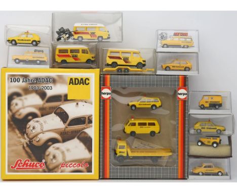 18 Modellautos, "ADAC", Schuco, Herpa, Brekina, Wiking, 1:87. Verschiedene Hersteller und Ausführungen. Darunter Schuco Picco
