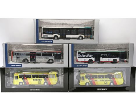 5 Modellautos "Busse", Minichamps, Norev, 1:43. 2x Mercedes-Benz O 302 Fußball-WM 1974 "Team DDR" und "Manschaftsbus BRD". 3x