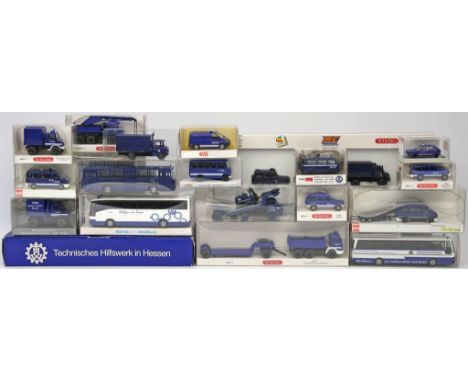 26 Modellautos "THW", Wiking, Busch, Herpa, S.e.s., Rietze, Brekina, 1:87. Verschiedene Hersteller und Ausführungen. Meist Ty