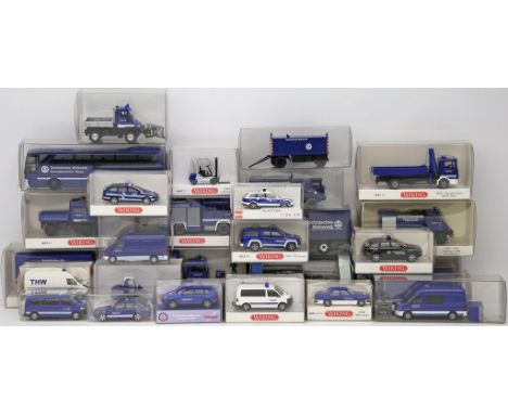 28 Modellautos "THW", Schuco, Heico, Wiking, Herpa, Rietze, 1:87. Verschiedene Hersteller und Ausführungen, "Technisches Hilf
