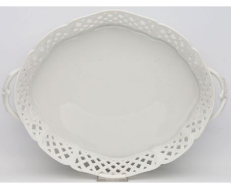 Korbschale, Nymphenburg, "Rokoko". Porzellan, weiß. Brandrisse. Grüne Stempelmarke Nymphenburg, 2. Hälfte 20. Jh. 2. Wahl. D.