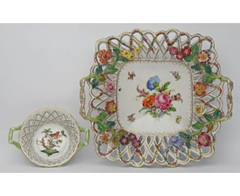 Große Henkelschale, Dresden und kleine Henkelschale, Herend. Porzellan. Bunt bemalt, Goldstaffage. Wandung durchbrochen gearb
