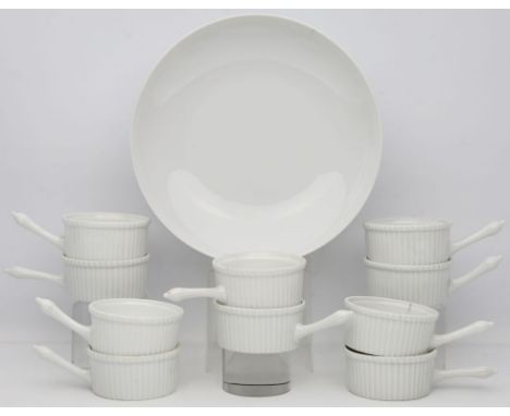 10 Ragout-Fin-Formen, Rosenthal. Porzellan, weiß. Kannelierte Wandung, seitlicher Griff. 1x besch. Stempelmarke Rosenthal, Kr