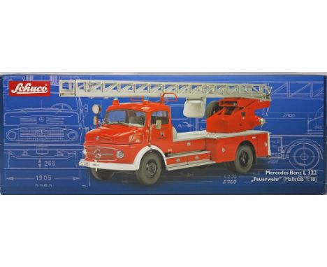 Modellauto Mercedes-Benz L 322 "Feuerwehr", Schuco, 1:18. In Originalverpackung. Unbespielt. 