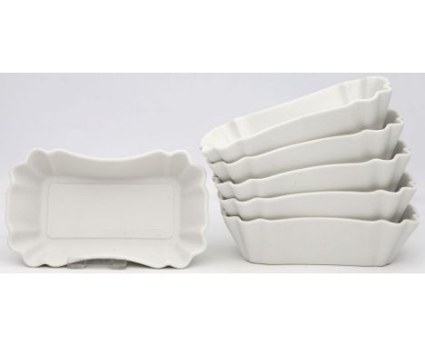 6 Dessert- bzw. Beilagenschalen, Rosenthal. Weißes Biskuitporzellan. Aus der Serie "do not litter" in Form einer Pommes-Frite