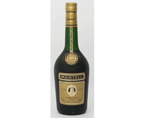 Flasche "Cognac Medaillon, Martell. V.S.O.P.". Frankreich. Mattierte Glasflasche mit Wachssiegel. 70er Jahre. 70 cl., 40 % Vo