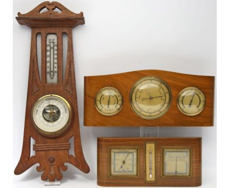 Jugendstil-Wetterstattion. Eiche. Rundes Barometer, darüberliegend Quecksilberthermometer. Um 1900. 48x 20 cm. Beigegeben: 2 