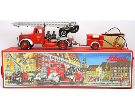 Modellauto MAN "Feuerwehr", Schuco. Art.-Nr. 0023. "Elektro Construction MAN Feuerwehr mit Anhänger". In Originalverpackung. 