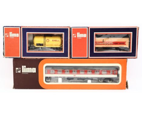 2 Güter- und 1 D-Zug-Wagen, Lima H0. Verschiedene Ausführungen und Art.-Nrn. Je in Originalverpackung, wenig bespielt.