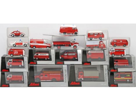19 Modellautos "Feuerwehr", Schuco, 1:87. Verschiedene Hersteller und Ausführungen. Je in Originalverpackung bzw. Kunststoffb