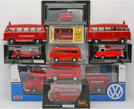 11 Modellautos "VW Bus, Feuerwehr", verschiedene Maßstäbe. Darunter Minichamps, Ixo, Welly, Gama. Verschiedene Ausführungen. 