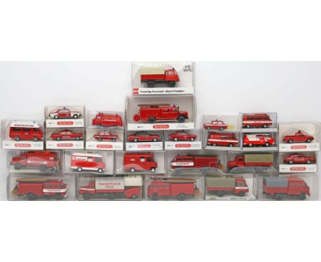 25 Modellautos "Feuerwehr", 1:87. Darunter Brekina, Wiking, S.e.s., Busch. Verschiedene Hersteller und Ausführungen. Insbeson