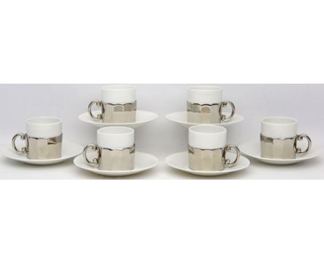 6 Mokkatassen mit Untertassen, Rosenthal. Porzellan, weiß. Tassen mit verchromter Metallmontage. Stempelmarke Rosenthal, 20er