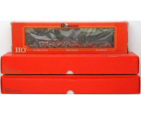 Dampflok mit Tender und 2 Waggons, Rivarossi H0. Lok Art.-Nr. 1345, für Gleichstrombetrieb, Funktion nicht geprüft. Waggons: 