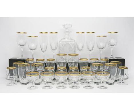 Glasserie für 6 Personen, 34-teilig. Farbloses, facettiertes Glas mit Goldrand. Bestehend aus: Je 6 Wasser-, Likör-, Wein-, S