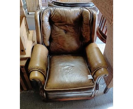 Pair of Art Forma Pegasus leather upholstered easy/arm chairs