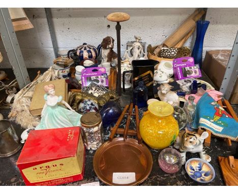 Ceramics to include Wedgwood wild strawberry, art glass, paperweights and vases, Russian ceramic tiger and other collectables
