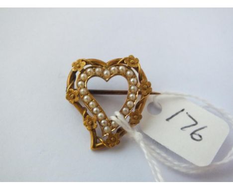 Gold and pearl mounted witches heart brooch 4g inc   