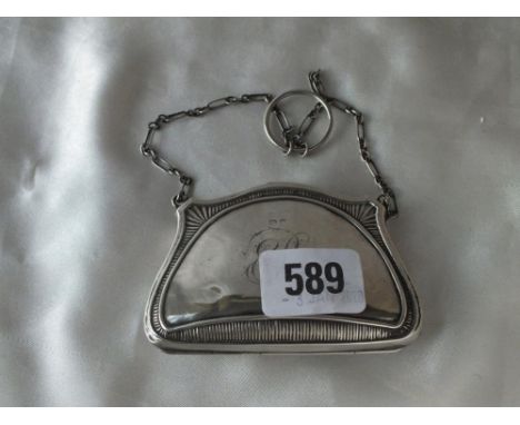 Bag shaped purse on chain suspension, 3.5” wide B’ham 1915  