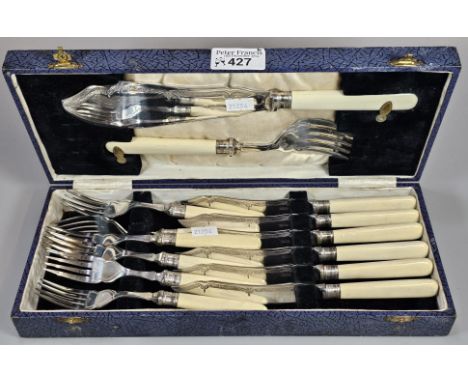 Cased set of silver plated fish knives and forks. (B.P. 21% + VAT)