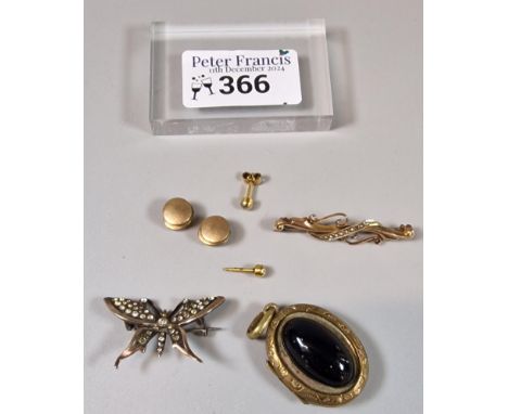 Box of jewellery to include: 9ct gold and pearl bar brooch (2g approx.), Victorian style mourning locket pendant, novelty ste