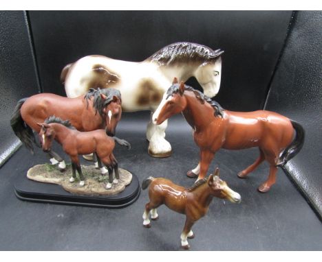 4 ceramic horse figures&nbsp;