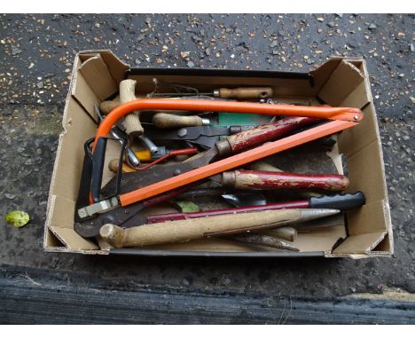 Tray of garden tools to include shears&nbsp;