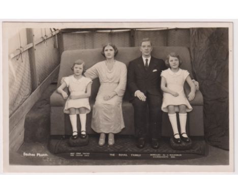 Postcard, RP, Royalty, superb image showing sand model of the Royal Family modelled by J Suchomlin, Bournemouth 1938 (unused,