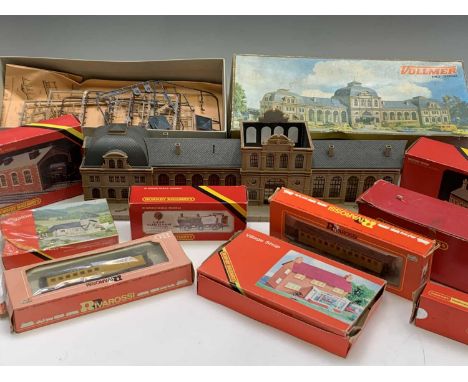 00/H0 Railway &amp; Accessories - A large box containing a boxed Hornby Railways LBSCR E2 Tank Engine No. 100; Hornby boxed B