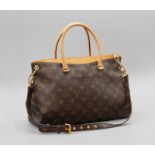 Louis Vuitton: LV Monogram Pallas, M40929