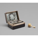 Objet de Vertu: Boîte à mouches et à rouge