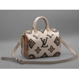 Louis Vuitton: LV Speedy Crafty Beige