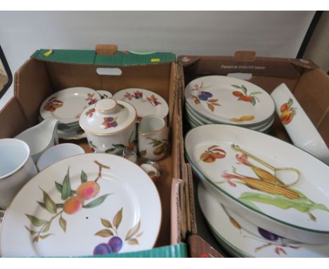 TWO TRAYS OF ROYAL WORCESTER EVESHAM BALE AND EVESHAM 