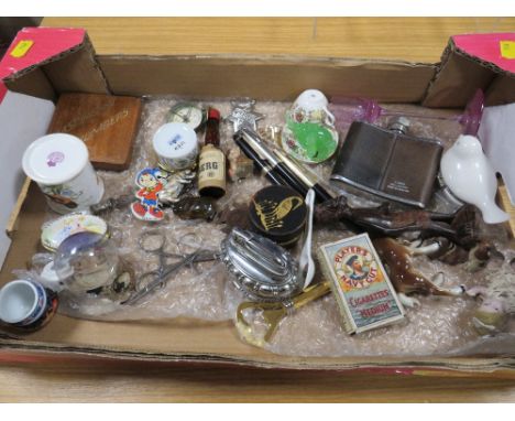 A TRAY OF COLLECTABLES TO INCLUDE TABLE LIGHTER, PENS, EARLY NURSING MEDAL, SPODE MINI CUP AND SAUCER, GEMSTONE ANIMALS ETC