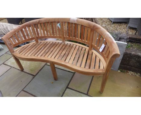 A Bramblecrest Broadway banana bench